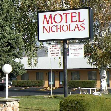 Motel Nicholas Омак Экстерьер фото