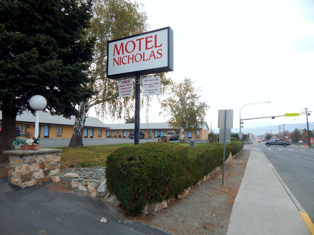 Motel Nicholas Омак Экстерьер фото