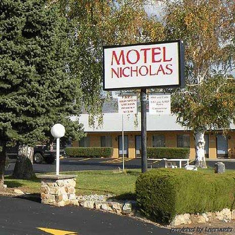 Motel Nicholas Омак Экстерьер фото