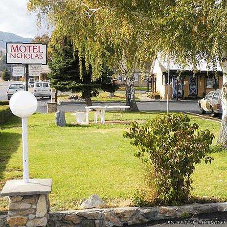 Motel Nicholas Омак Экстерьер фото